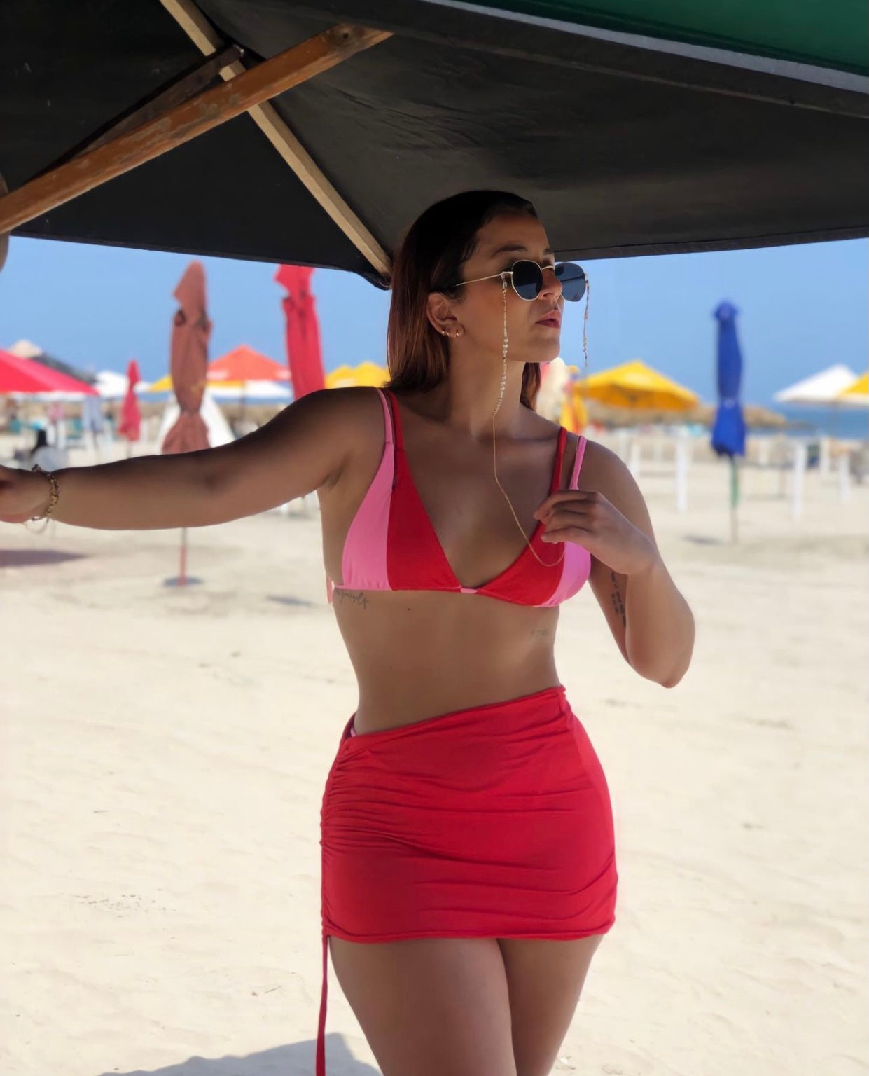 En La Playa Trajes De Baño Rojos Outfit Traje De Baño Rojo